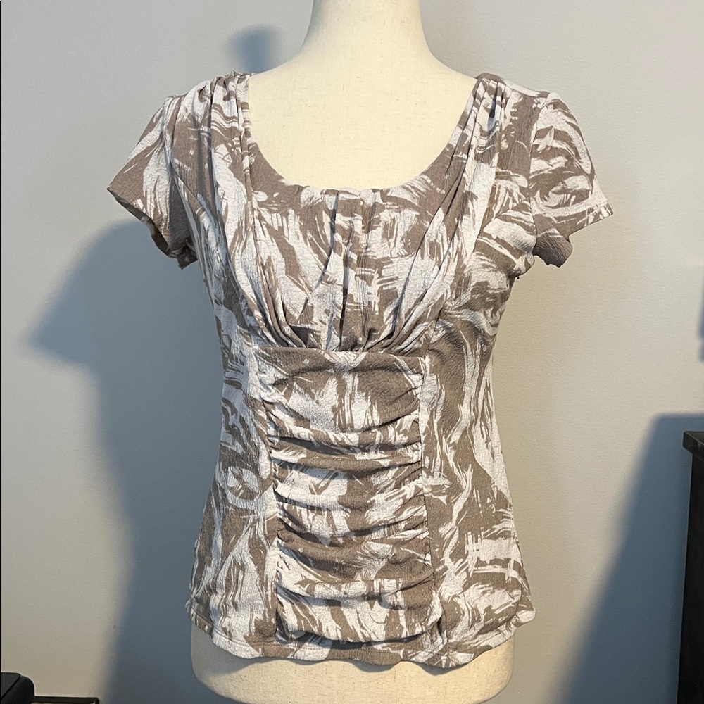 Alfani Beige and White Ruched Blouse